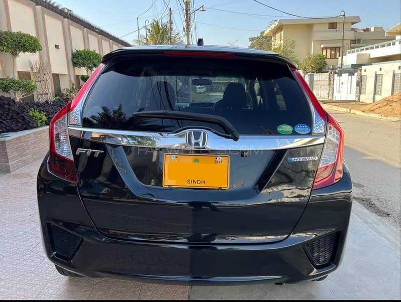 Honda Fit 2017 S Hybrid 7