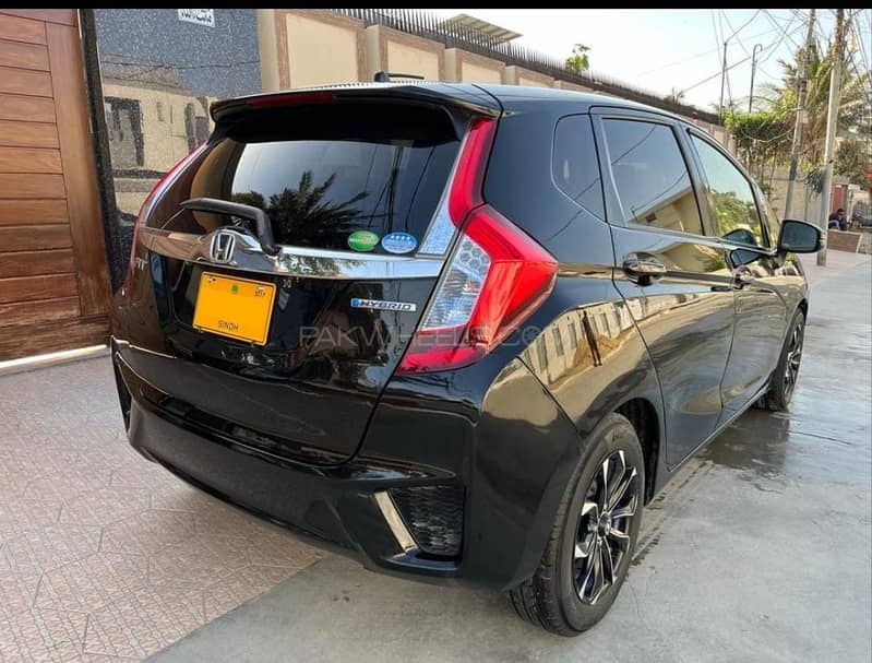 Honda Fit 2017 S Hybrid 10