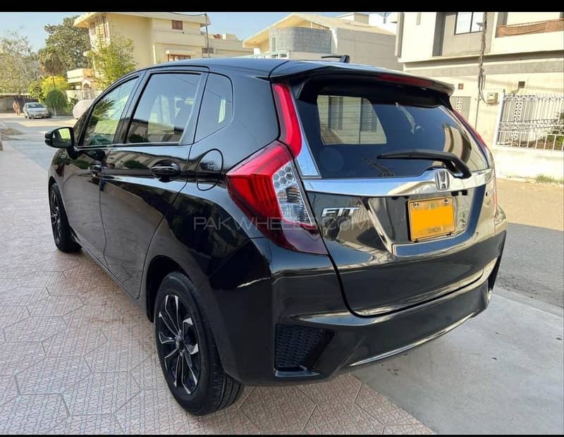 Honda Fit 2017 S Hybrid 11