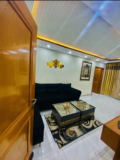 One bedroom luxury apartment for rent on daily basis in bahria town lahore