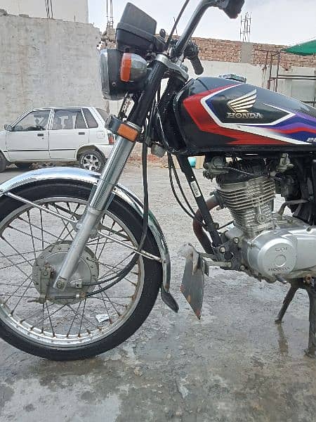 Honda 125 Black colour 0