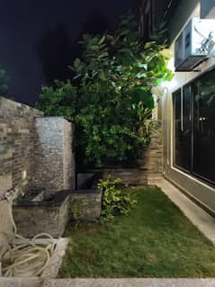 10 MARLA FULLY FURNISHED 4 BED HOUSE FOR RENT IN JANIFER BLOCK BHARIA TOWN LAHORE