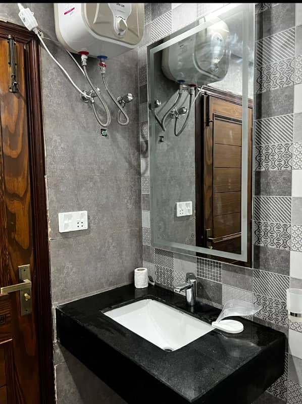 Two beds luxury apartment for rent on daily basis in bahria lahoe 5