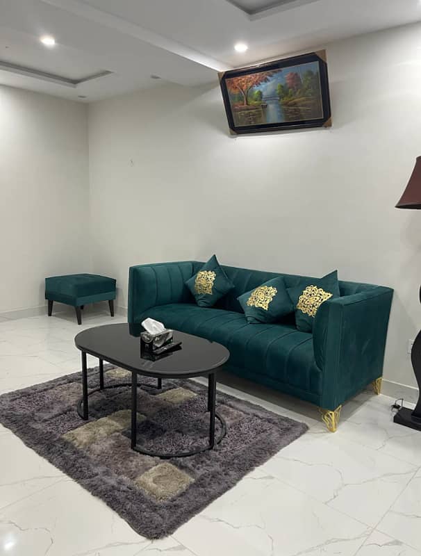 One bedroom apartment for rent on daily basis in bahria town lahore 0