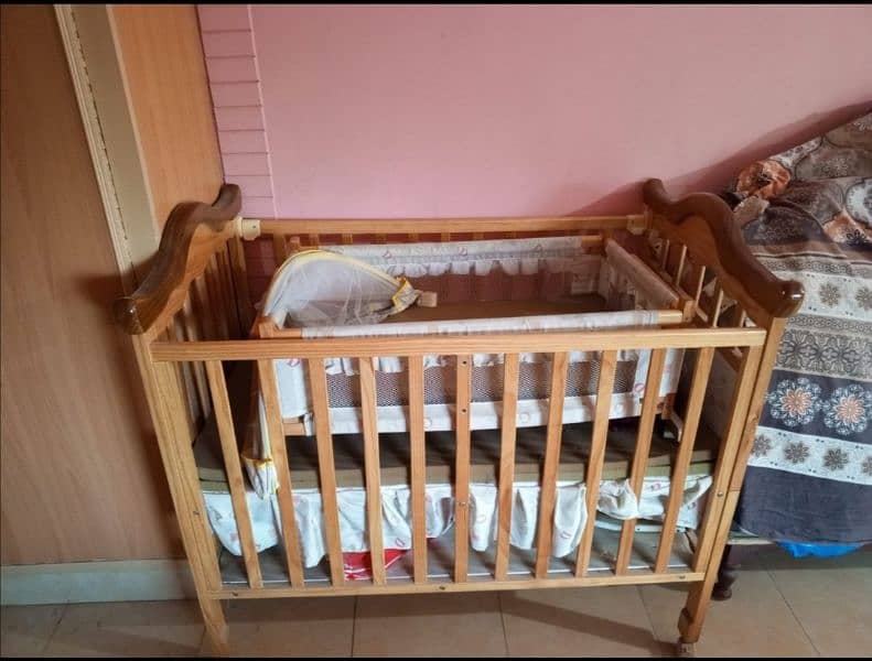 baby cot with extra swing special Independence day offer!! 2