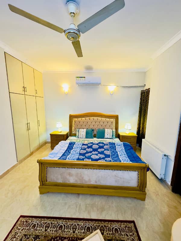 3 bedroom fully furnished apartment available for Rent in F-11 markaza 1