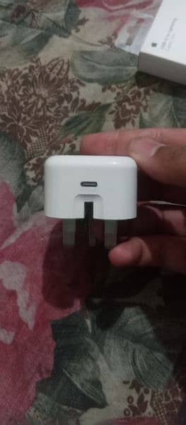 Original Iphone 20watt fast charger 2