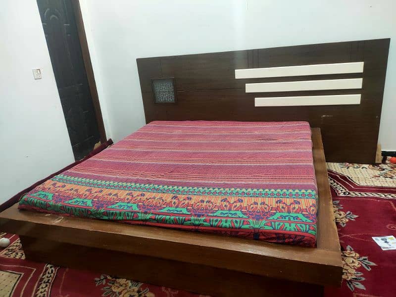 Urgent Sale 4 piece bed,Almari,Dressing,Dividarder with out matteres 2