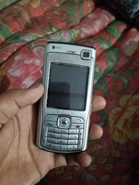 Nokia N70 1