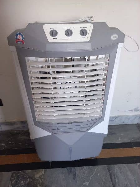 canon air cooler with ice bags 1