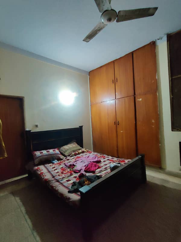 IQBAL TOWN 7.5-MARLA CORNER HOUSE FOR URGENT SALE IN PRIME LOCATION 3