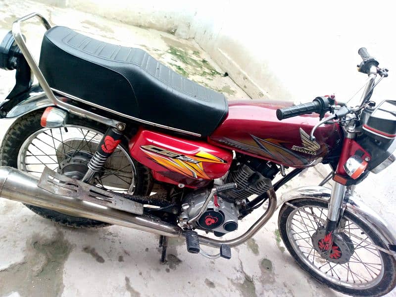 best new condition bike.          All Pakistan number 1