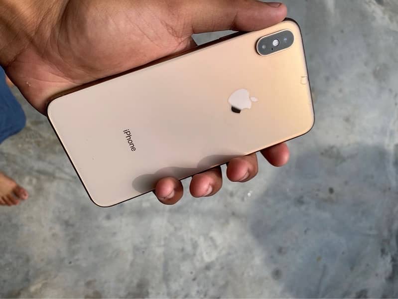 iPhone xs max 64gb pta approved lush condition 2