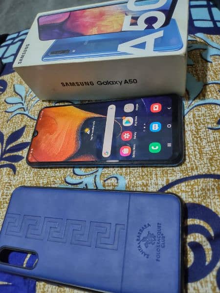 Galaxy A50 6gb 128gb with box and charger 4