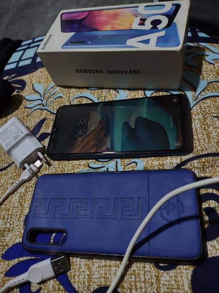 Galaxy A50 6gb 128gb with box and charger 5