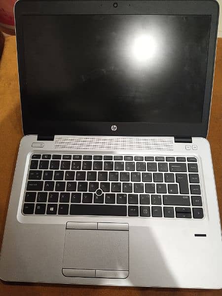 HP elitebook 745 G4 0