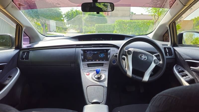 Toyota Prius 2012 3