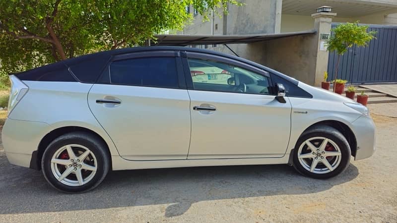 Toyota Prius 2012 4