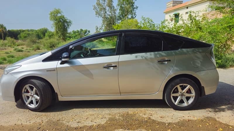 Toyota Prius 2012 6