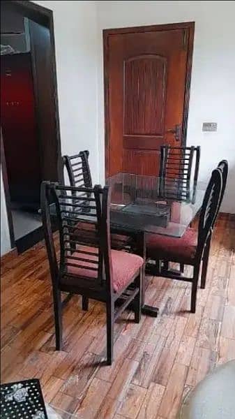 dinning table with 4 chairs 3