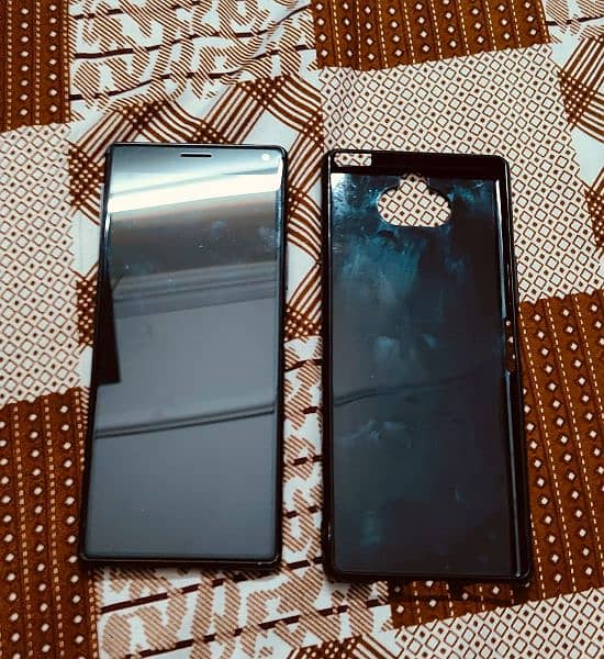 Sony Xperia 10 - Black color with back cover 3