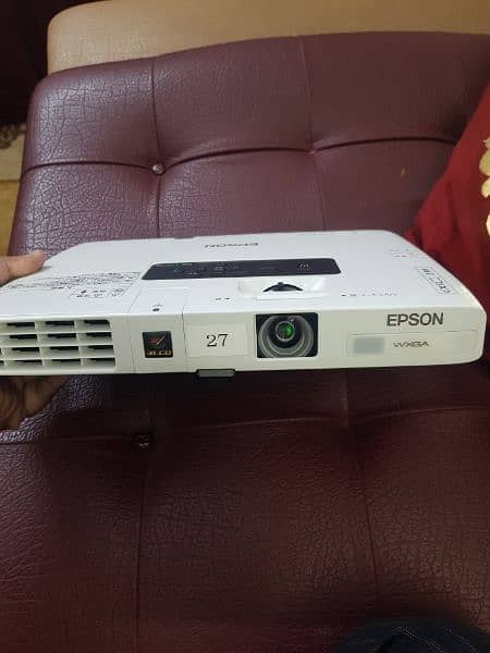 Epson HDMI multimedia mint condition 3