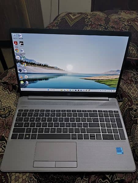 HP 250 G8, i5, 11 Gen 8 GB Ram, 256 GB ssd 0