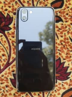 AQUOS R2