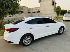 Hyundai Elantra 2021 0