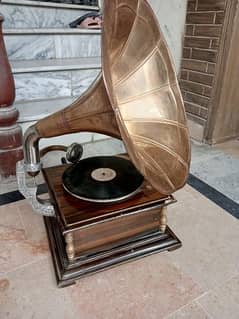 gramophone antique