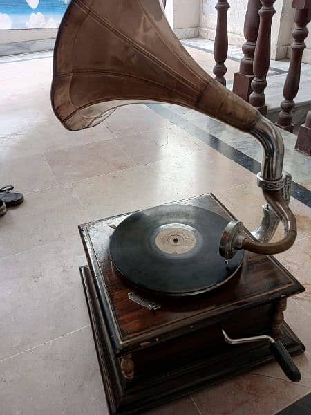 gramophone antique 1