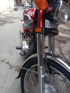 Honda 125 new condition. urgent sale