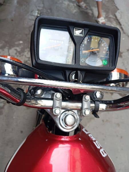 Honda 125 new condition. urgent sale 8