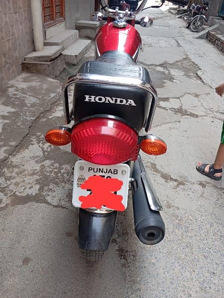 Honda 125 new condition. urgent sale 16