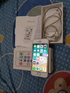 iPhone 5s 32gb pta approved all okay with complete box