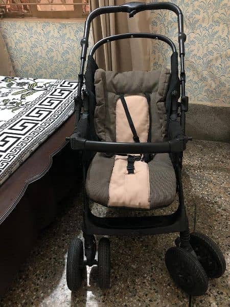 bertini brand imported baby cot in neet and clean 7/10condition 4