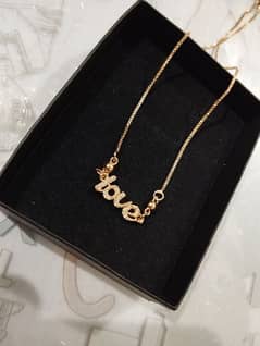 pendant necklace