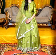 mehndi lehnga