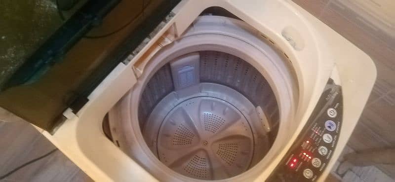 haier washing machine 8.5kg fully automatic in good condition for sale 3