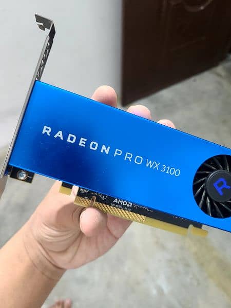 Radeon pro wx 3100 4GB GDDR5 128bit Direct x12. 5