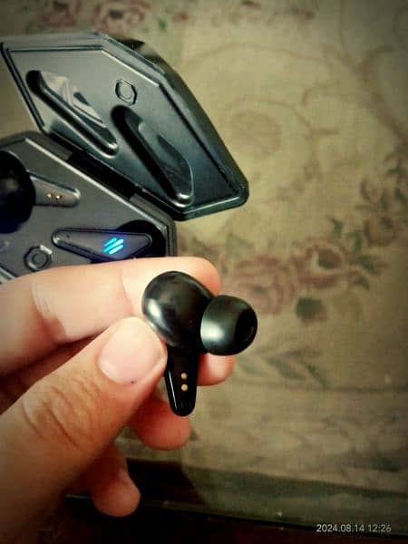 Bluetooth Earbuds Black colour 2