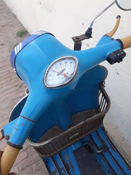 Vespa 1974 Model Mint Condition 1