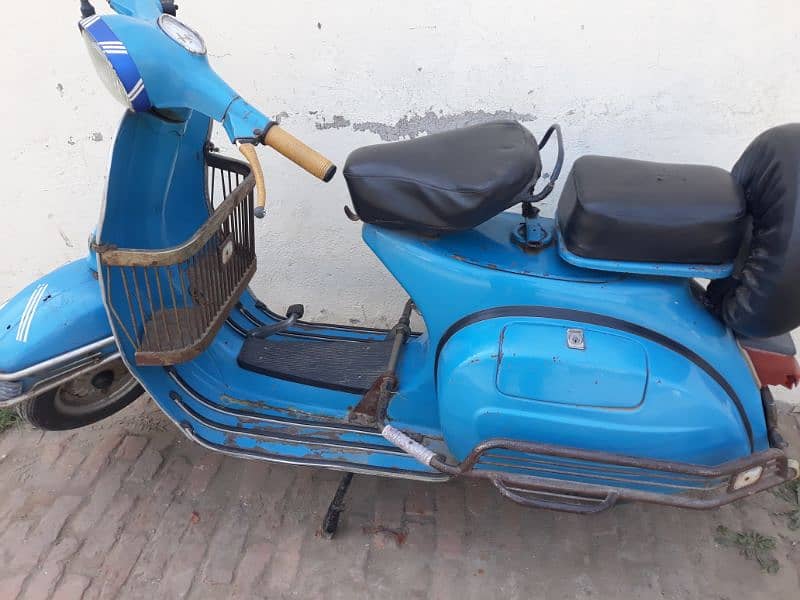 Vespa 1974 Model Mint Condition 2