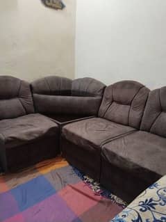 6 sofas with tapai