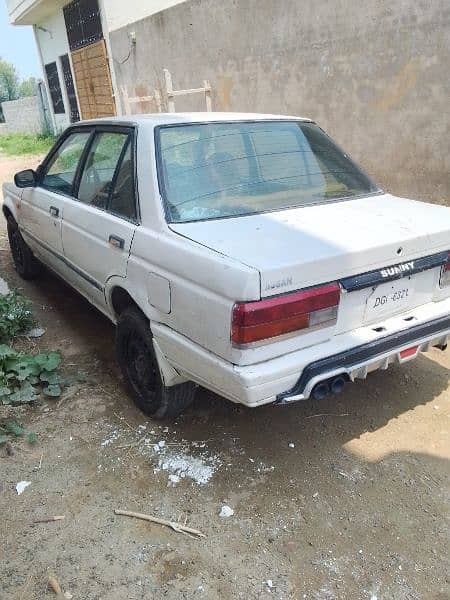 Nissan Sunny 1987 4