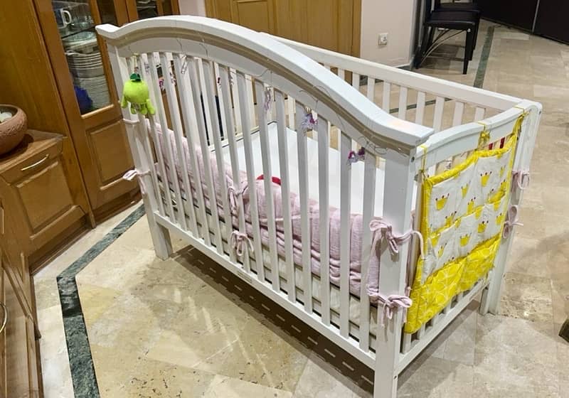 Victorian Design Junior Baby Crib 3