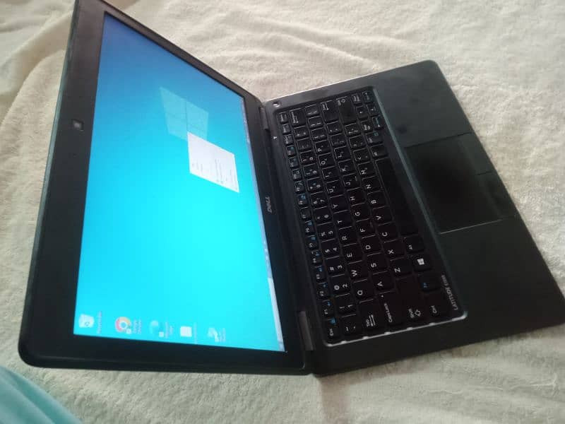 laptop in excellent condition 6