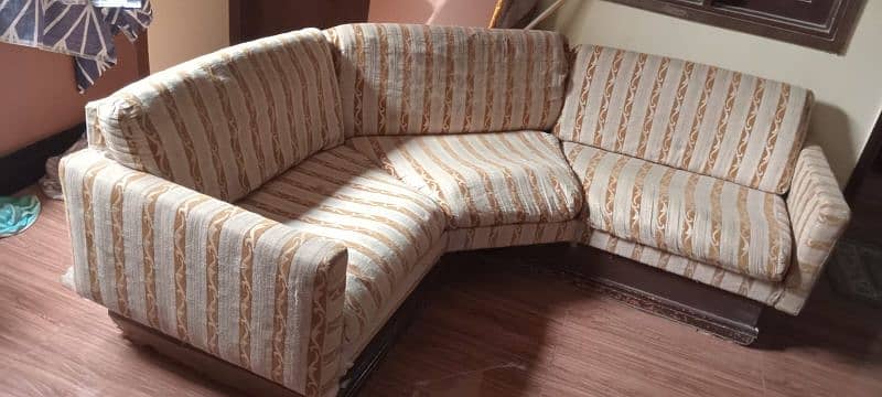 u shape sofa good condition original pic 0