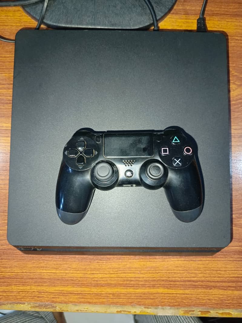 PlayStation 4 slim 1 tb 1