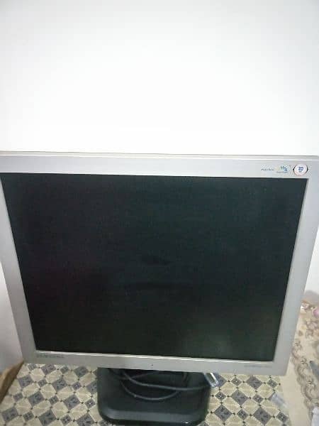 Samsung 17 inch HD Monitor/LCD tv 2